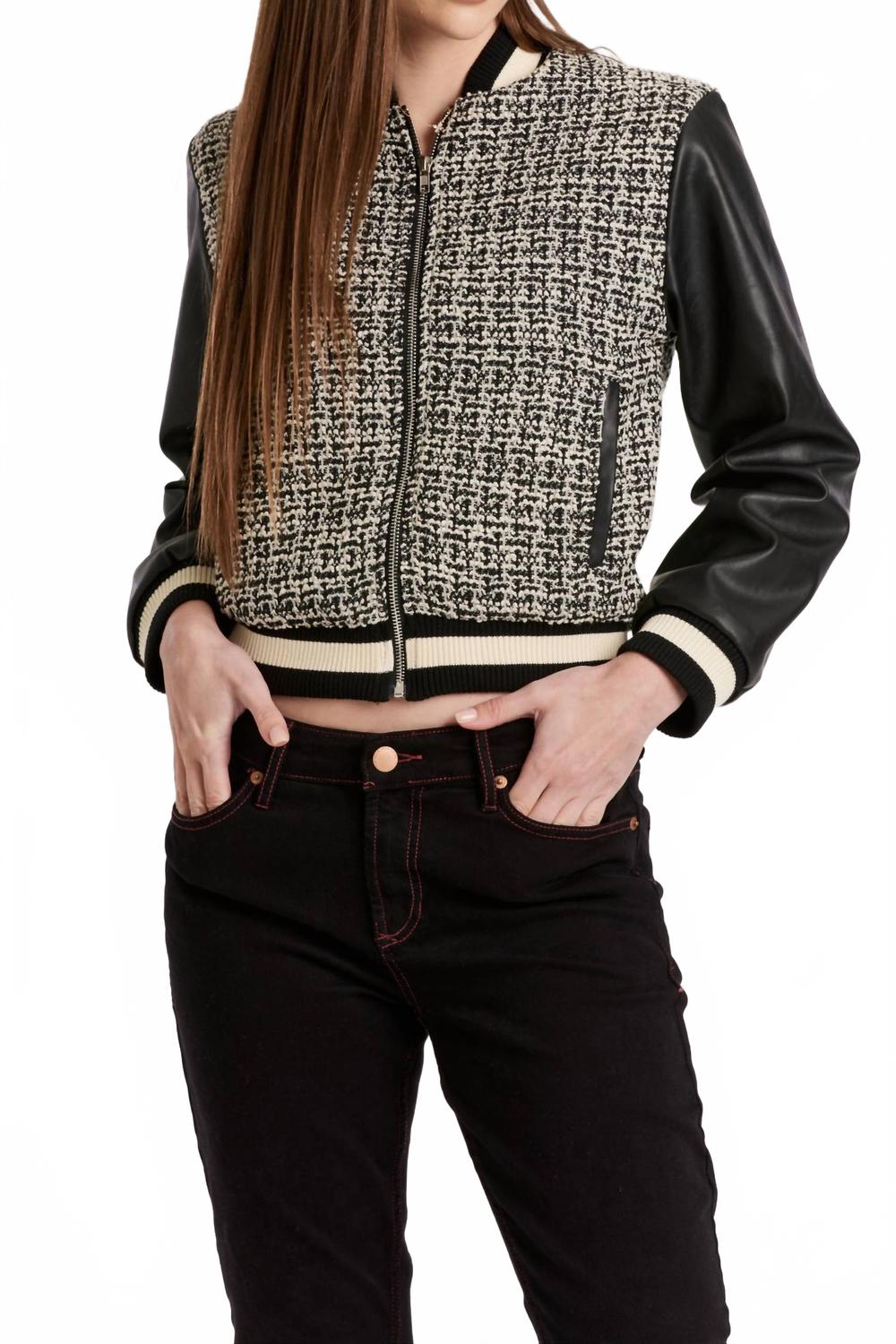 Куртка-бомбер Janel из микс-медиа в черно-белом цвете Another Love, черно-белый
Куртка-бомбер Janel из микс-медиа в черно-белом цвете Another Love, черно-белый