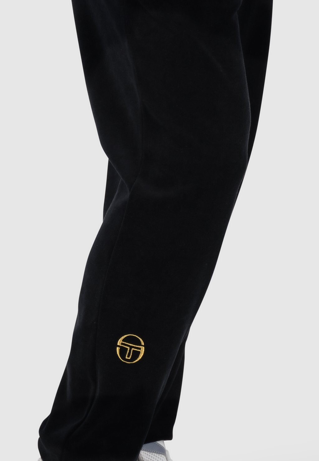 Спортивные брюки COURT VELOUR Sergio Tacchini, черный
Спортивные брюки COURT VELOUR Sergio Tacchini, черный