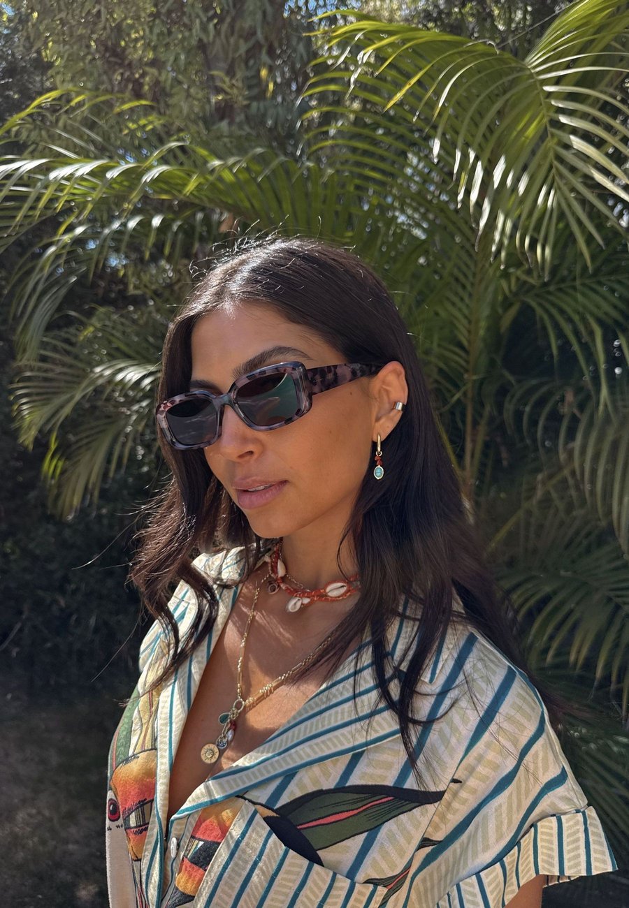 Солнцезащитные очки Never Fully Dressed RECTANGLE TORTOISESHELL , Brown
Солнцезащитные очки Never Fully Dressed RECTANGLE TORTOISESHELL , Brown