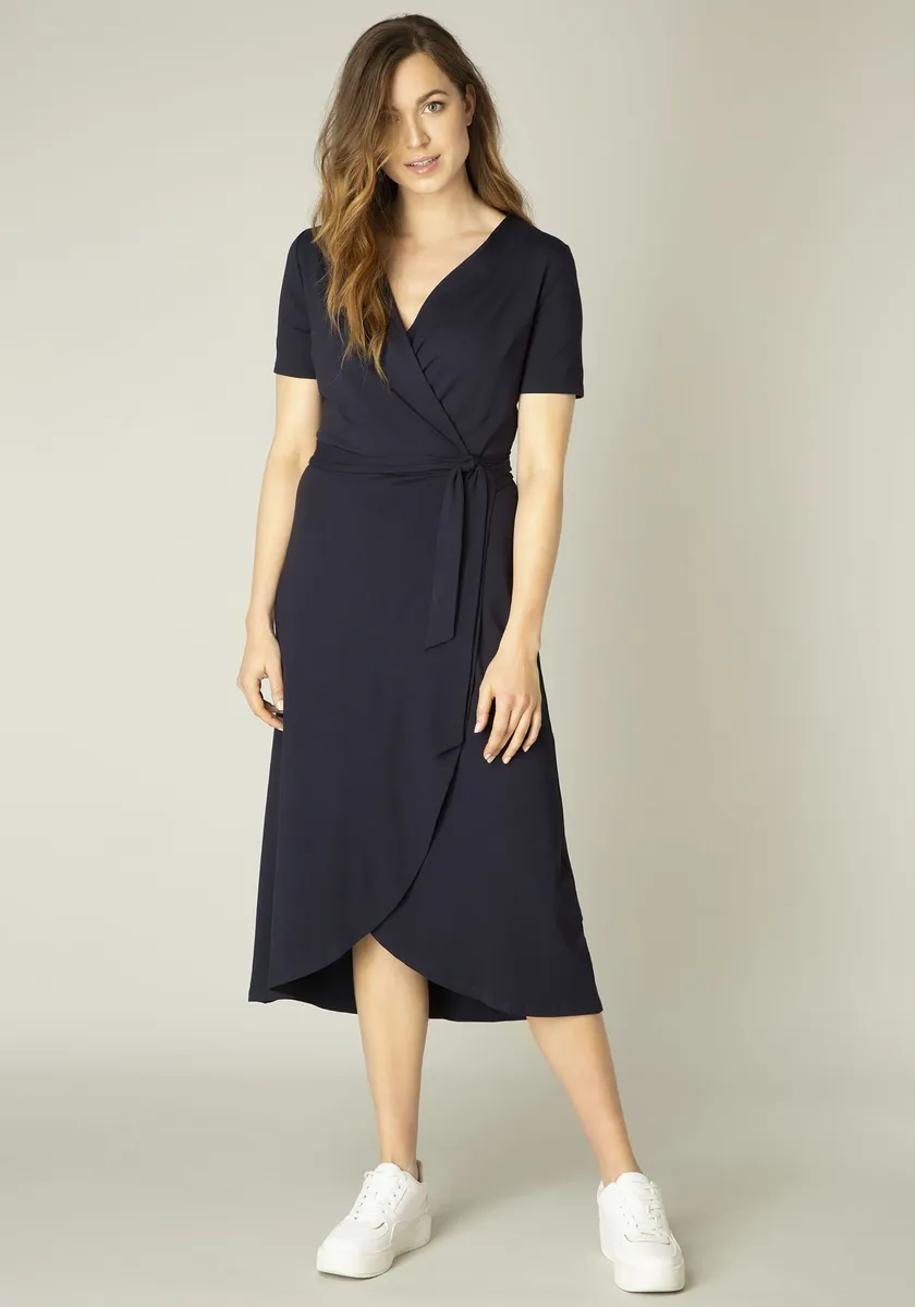 Платье с запахом Base Level "Yvie", удобное, эластичное качество, синий
Платье с запахом Base Level "Yvie", удобное, эластичное качество, синий