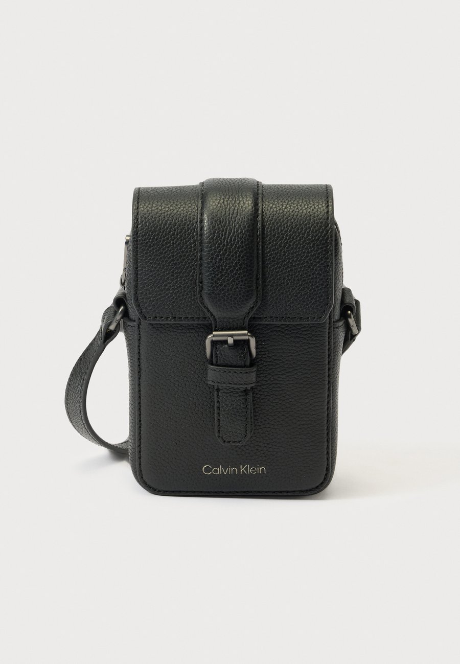 Сумка кросс-боди Calvin Klein REPORTER, Black
Сумка кросс-боди Calvin Klein REPORTER, Black