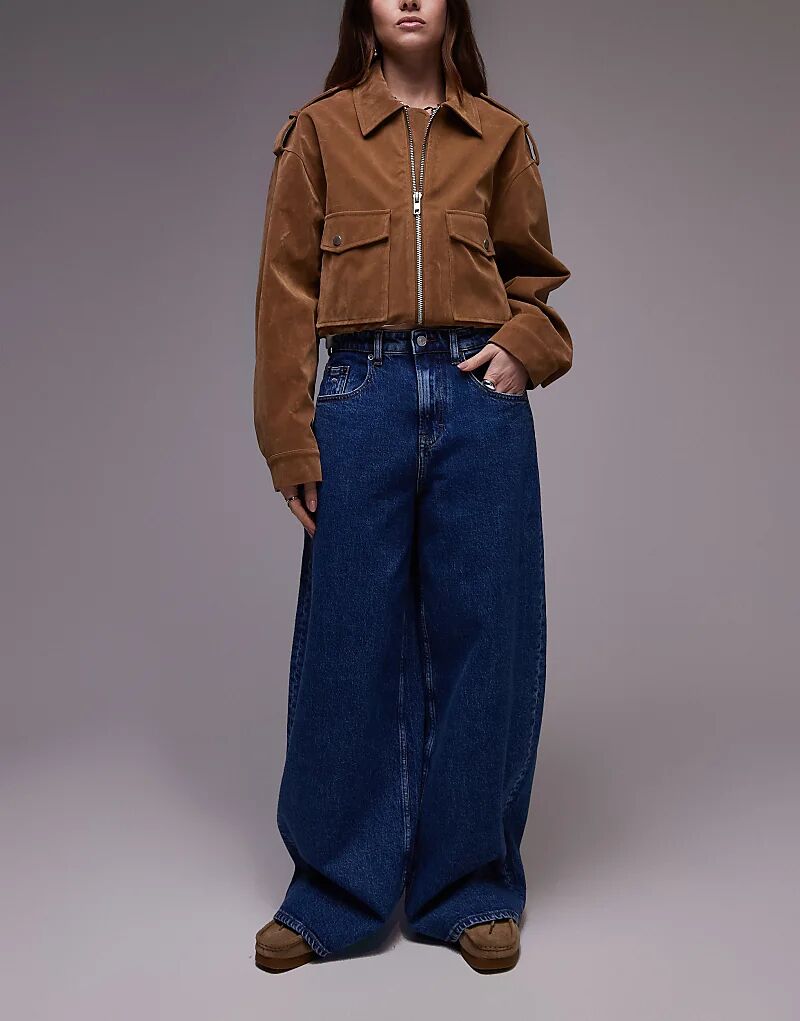 Джинсы Tommy Jeans Charlie средней посадки свободного кроя, средне-синего цвета
Джинсы Tommy Jeans Charlie средней посадки свободного кроя, средне-синего цвета