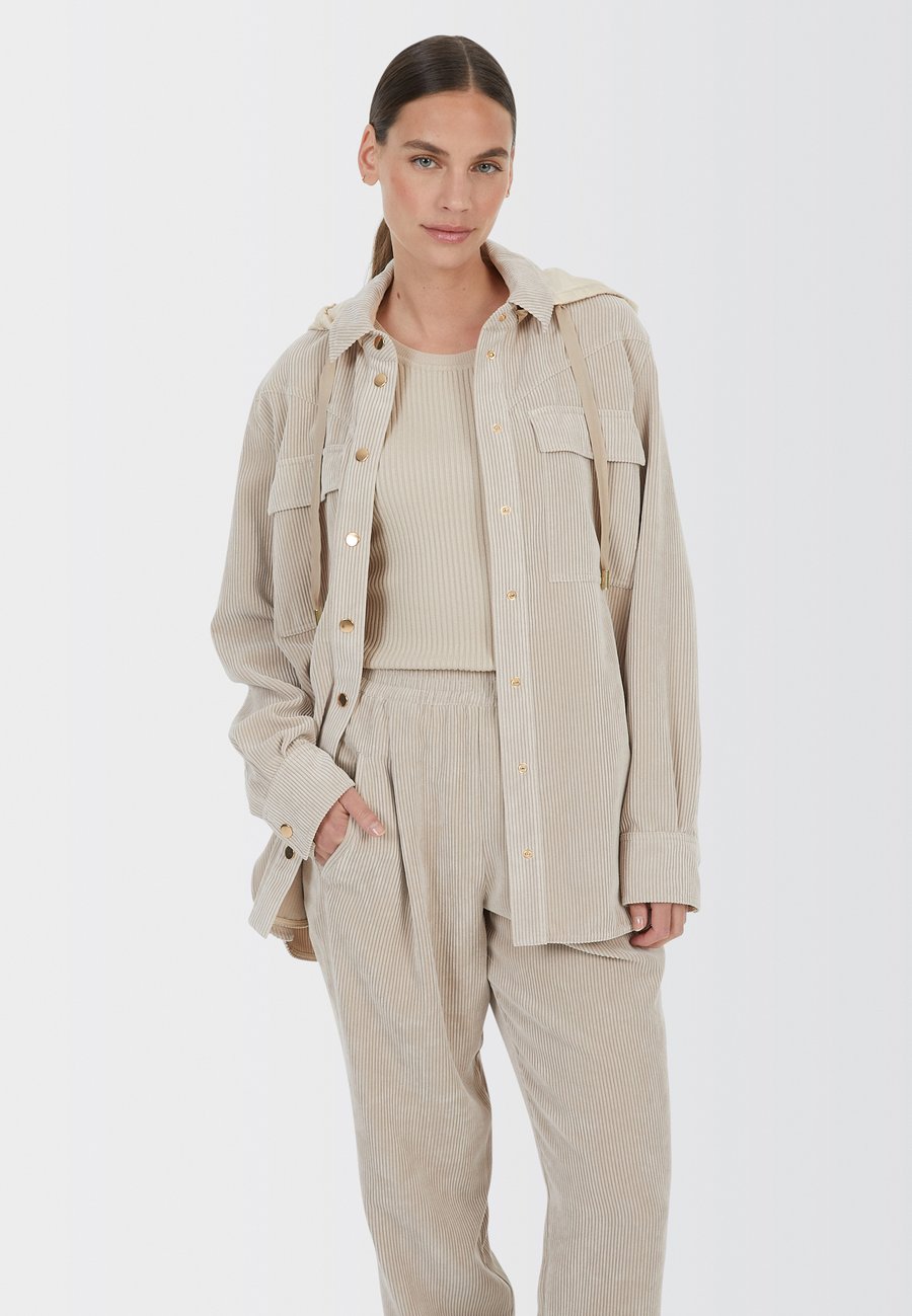 Блуза Marc Aurel Button-down blouse, Biscuit/Beige
Блуза Marc Aurel Button-down blouse, Biscuit/Beige