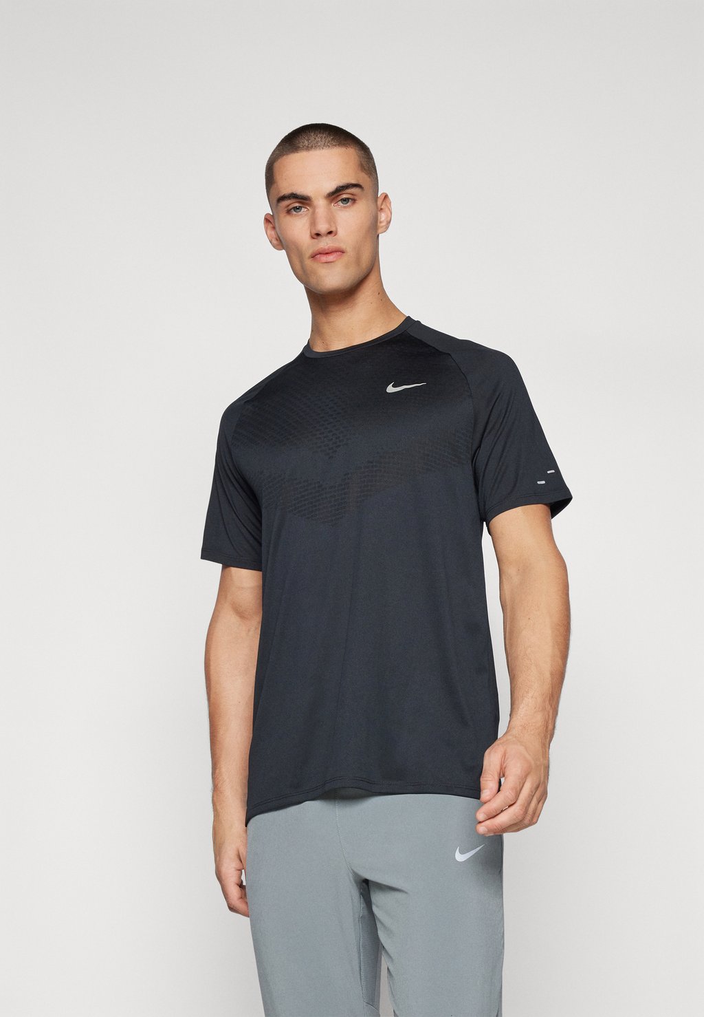 Спортивная футболка STRIDE Nike Performance, черный
Спортивная футболка STRIDE Nike Performance, черный