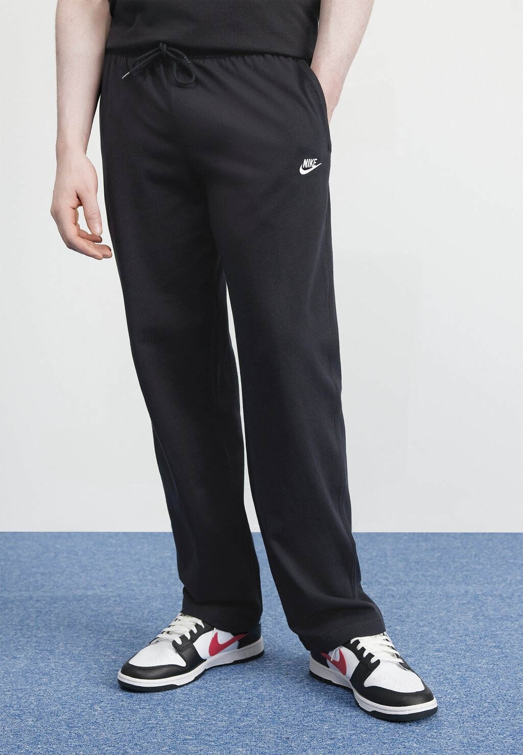 Спортивные брюки Club Knit Pant Nike, цвет black/(white)
Спортивные брюки Club Knit Pant Nike, цвет black/(white)