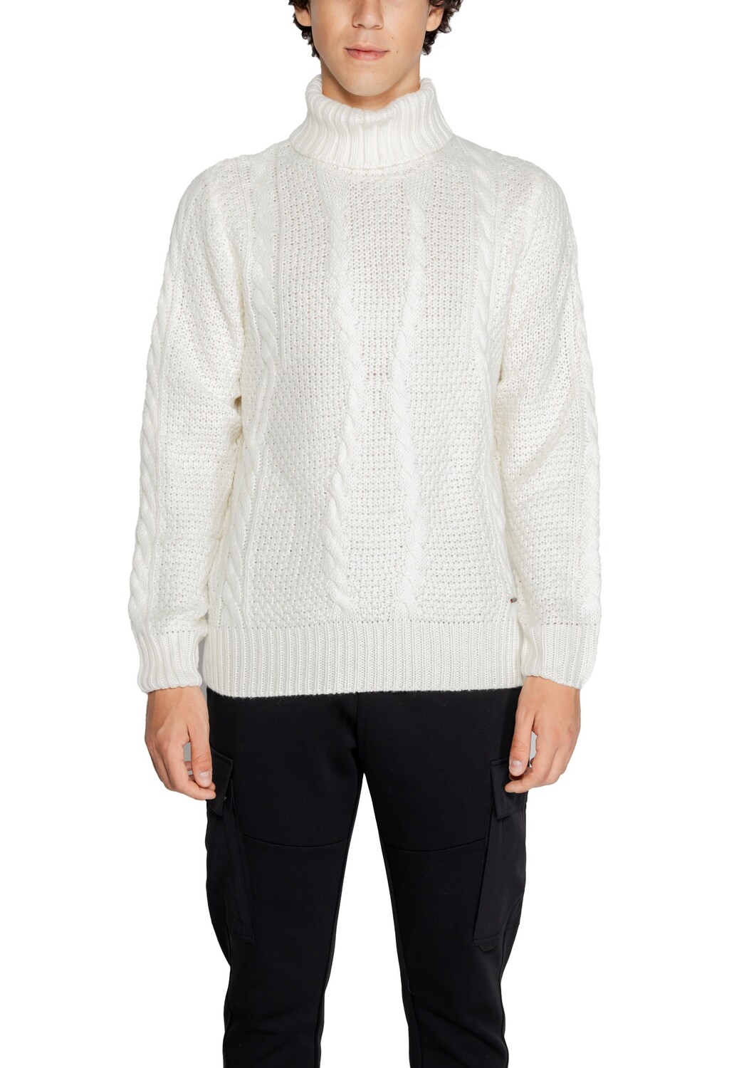 Джемпер Gianni Lupo вязаный однотонный, белый
Джемпер Gianni Lupo вязаный однотонный, белый