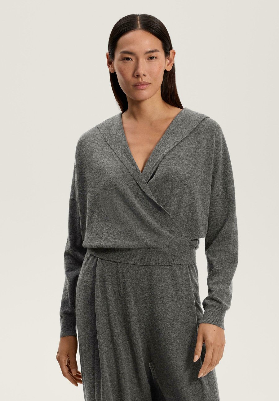 Джемпер OYSHO KNIT CROSSOVER HOODED, Mottled Grey
Джемпер OYSHO KNIT CROSSOVER HOODED, Mottled Grey