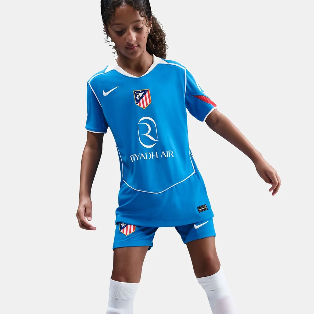 Детская футболка третьей формы Атлетико Мадрид 2025-2026 Стадион Nike, синий
Детская футболка третьей формы Атлетико Мадрид 2025-2026 Стадион Nike, синий