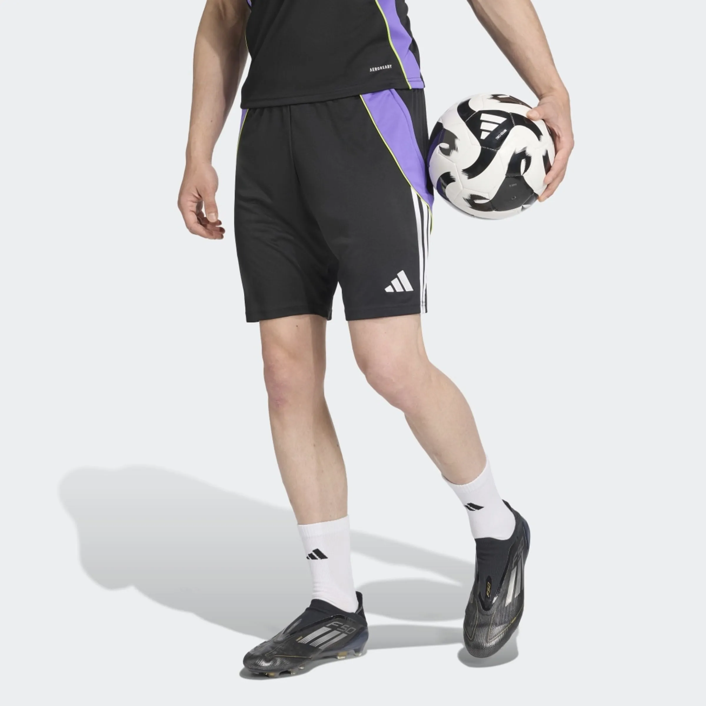 Мужские шорты Tiro 24 Adidas, черный 
Мужские шорты Tiro 24 Adidas, черный