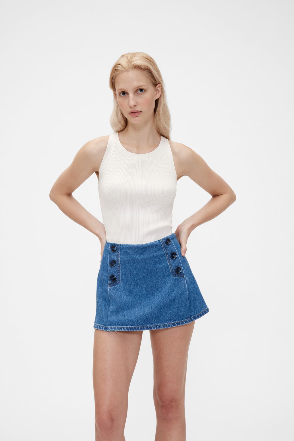 Топ STUDIO TANK GAP, кремовый
Топ STUDIO TANK GAP, кремовый