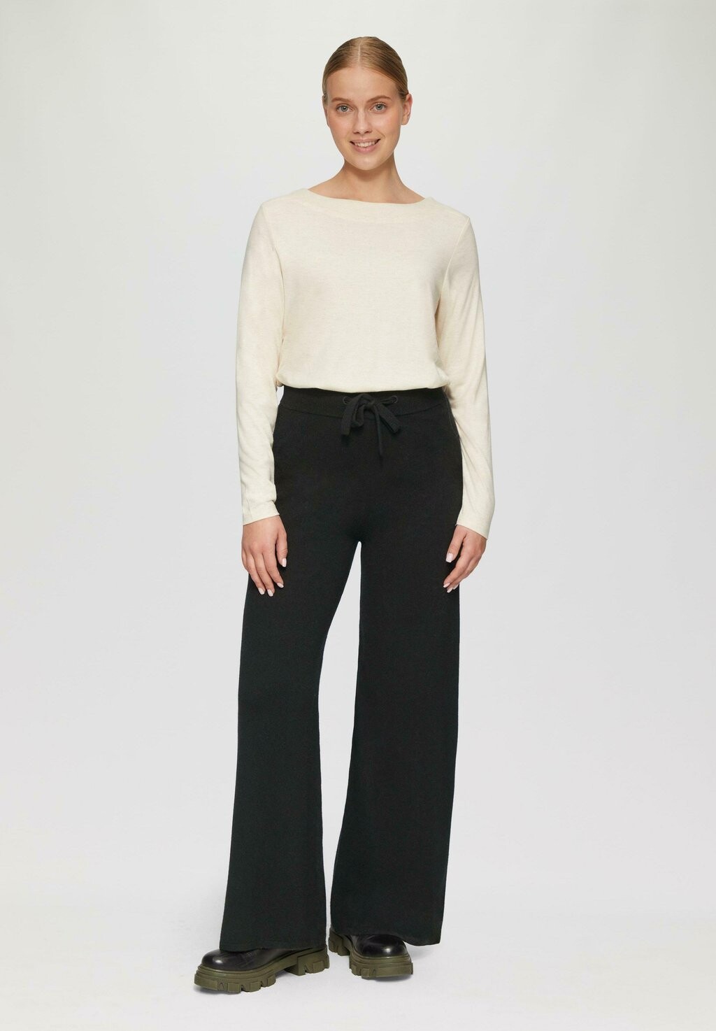 Брюки WIDE s.Oliver, черный
Брюки WIDE s.Oliver, черный