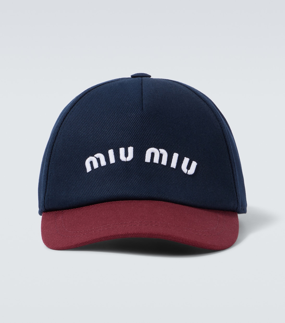 Бейсболка из хлопкового дрилла с логотипом Miu Miu, Blue/Bordeaux
Бейсболка из хлопкового дрилла с логотипом Miu Miu, Blue/Bordeaux