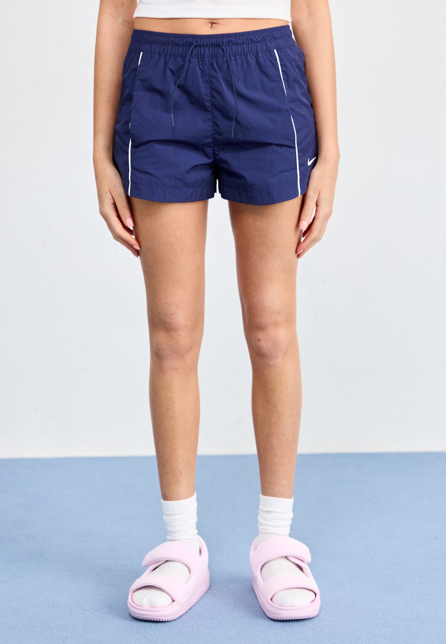 Шорты Nike Sportswear Shorts, Midnight Navy/Dark Blue
Шорты Nike Sportswear Shorts, Midnight Navy/Dark Blue
