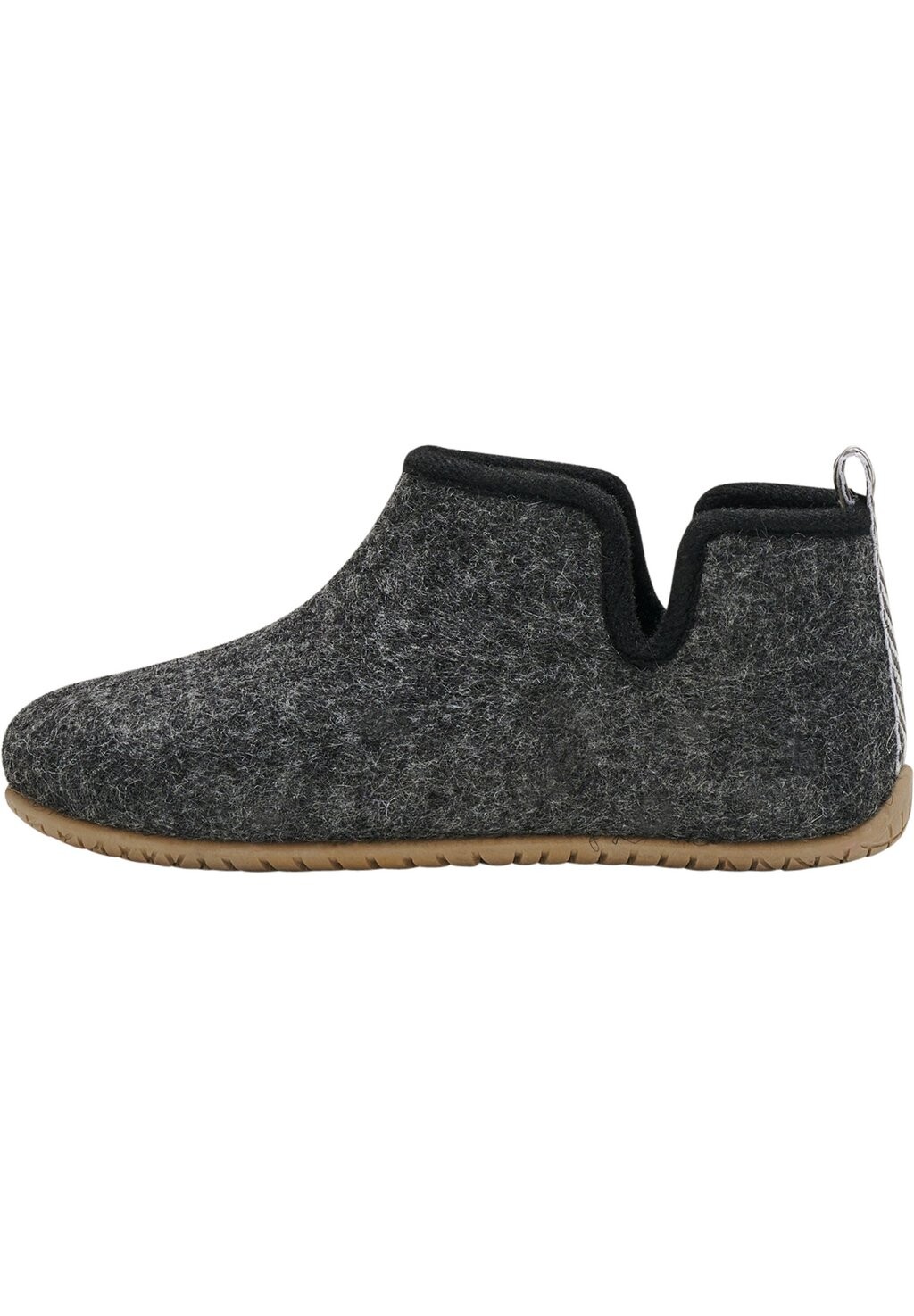 Тапочки Hummel, цвет black
Тапочки Hummel, цвет black