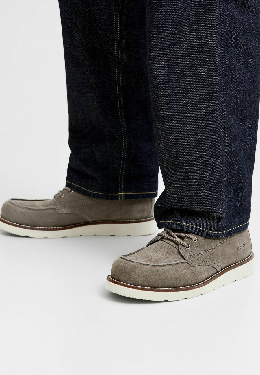 Ботинки Jack & Jones JFWTORONTO STYD LN, Grey
Ботинки Jack & Jones JFWTORONTO STYD LN, Grey