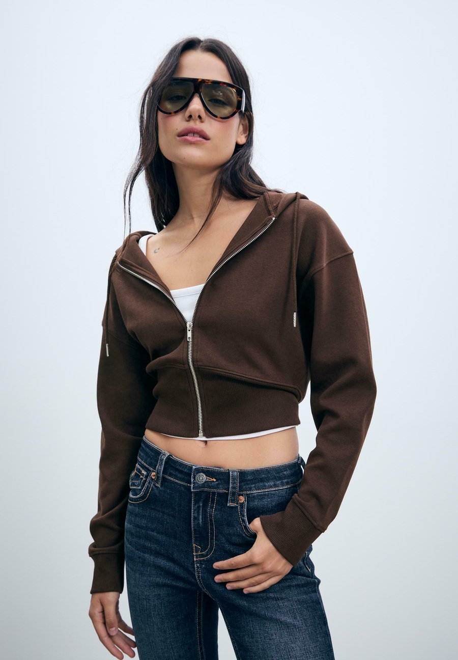 Толстовка Stradivarius Zip-up sweatshirt, Mottled Brown
Толстовка Stradivarius Zip-up sweatshirt, Mottled Brown