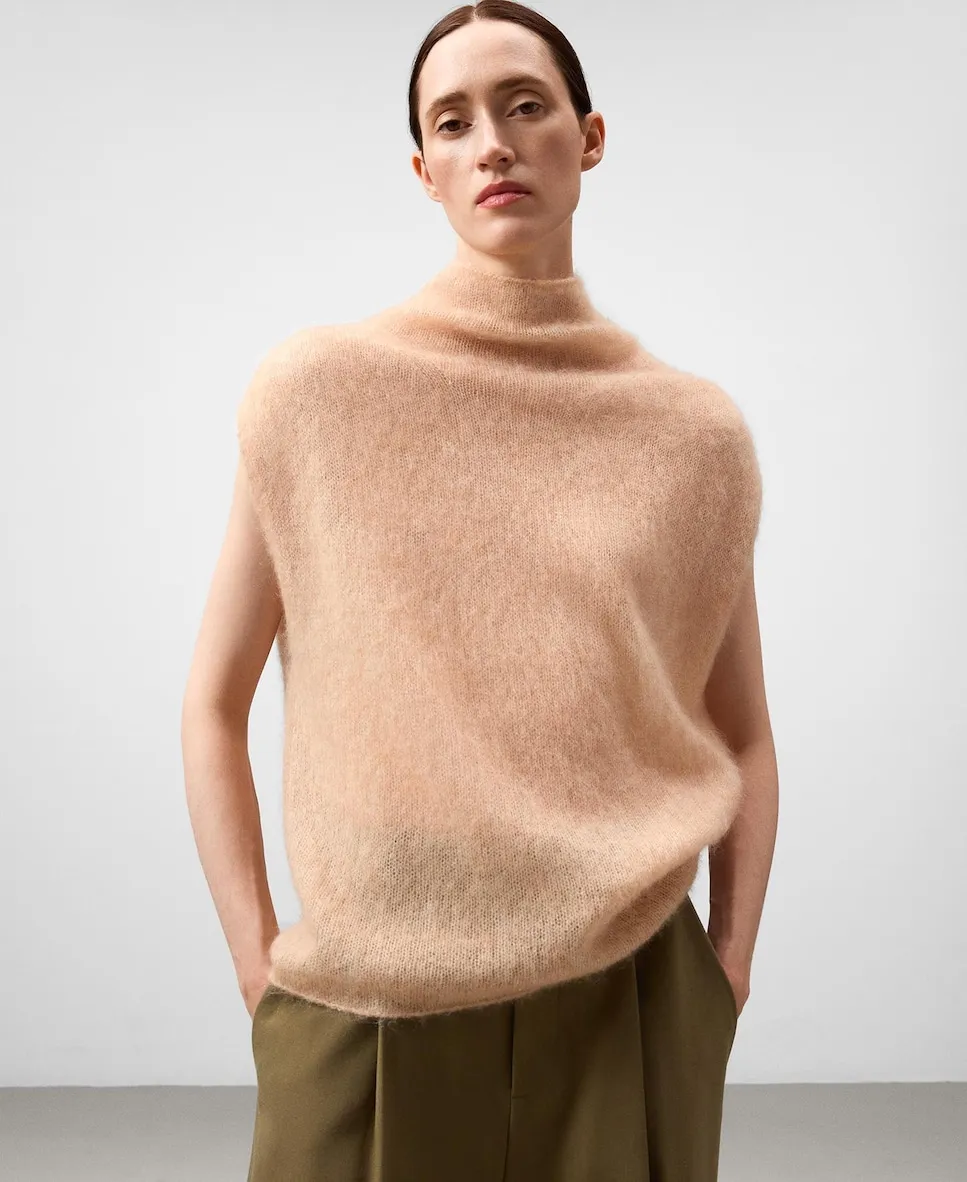 Женский вязаный джемпер без рукавов Adolfo Dominguez, бежевый
Женский вязаный джемпер без рукавов Adolfo Dominguez, бежевый