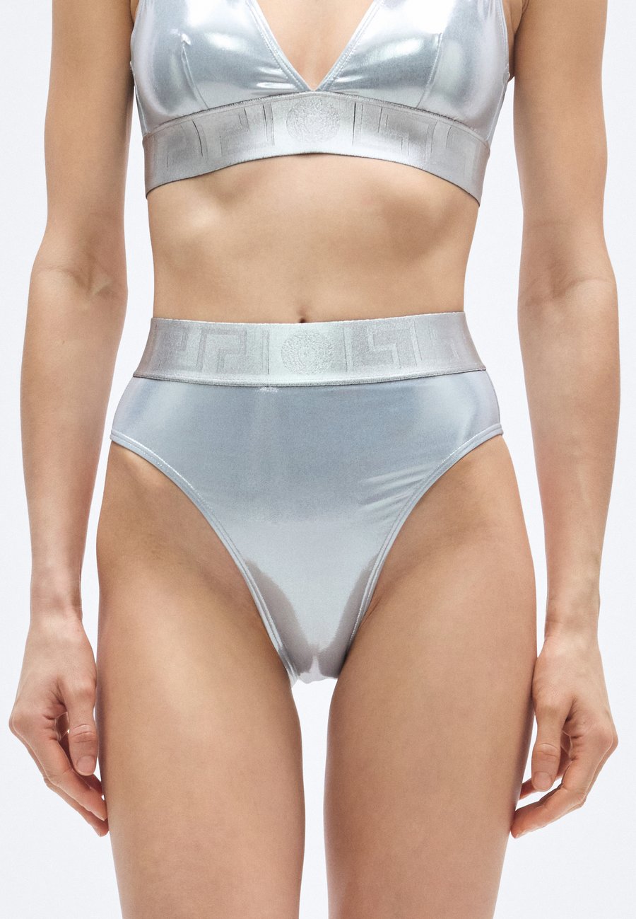 Низ бикини Versace SWIM BOTTOM, Silver-Coloured
Низ бикини Versace SWIM BOTTOM, Silver-Coloured