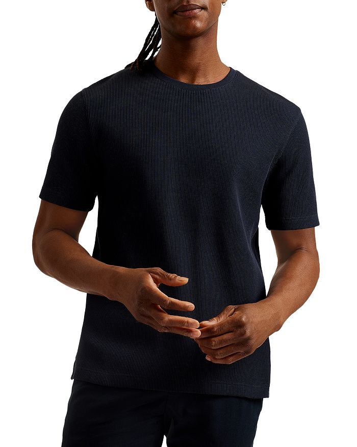 Футболка Regular Fit с фактурной отделкой Ted Baker, синий
Футболка Regular Fit с фактурной отделкой Ted Baker, синий