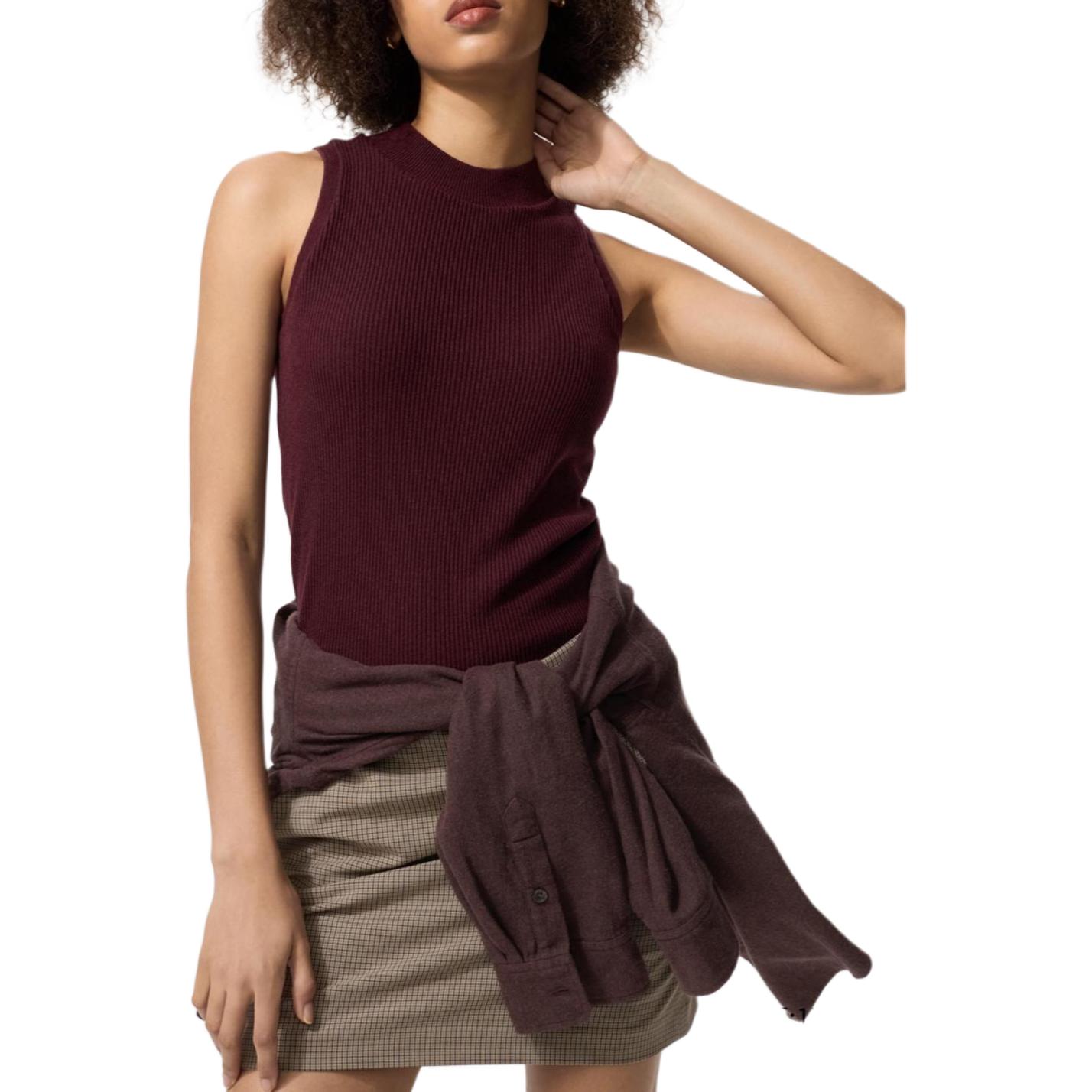 UNIQLO Топ-майка женская бордовая
UNIQLO Топ-майка женская бордовая