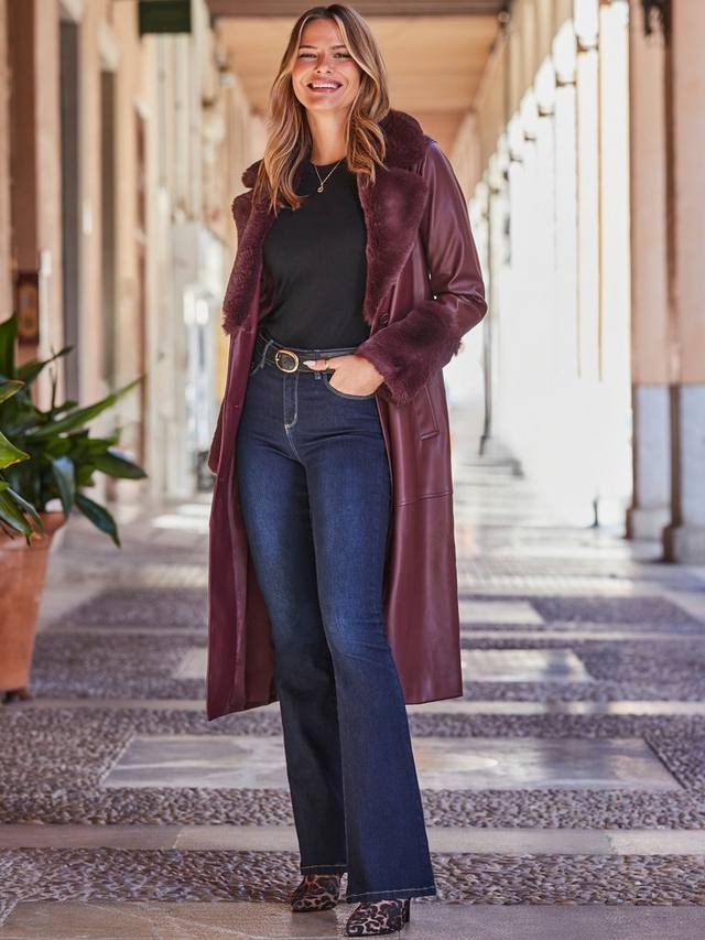 Джинсы с завышенной талией и расклешенным низом Sosandar, Dark Indigo
Джинсы с завышенной талией и расклешенным низом Sosandar, Dark Indigo