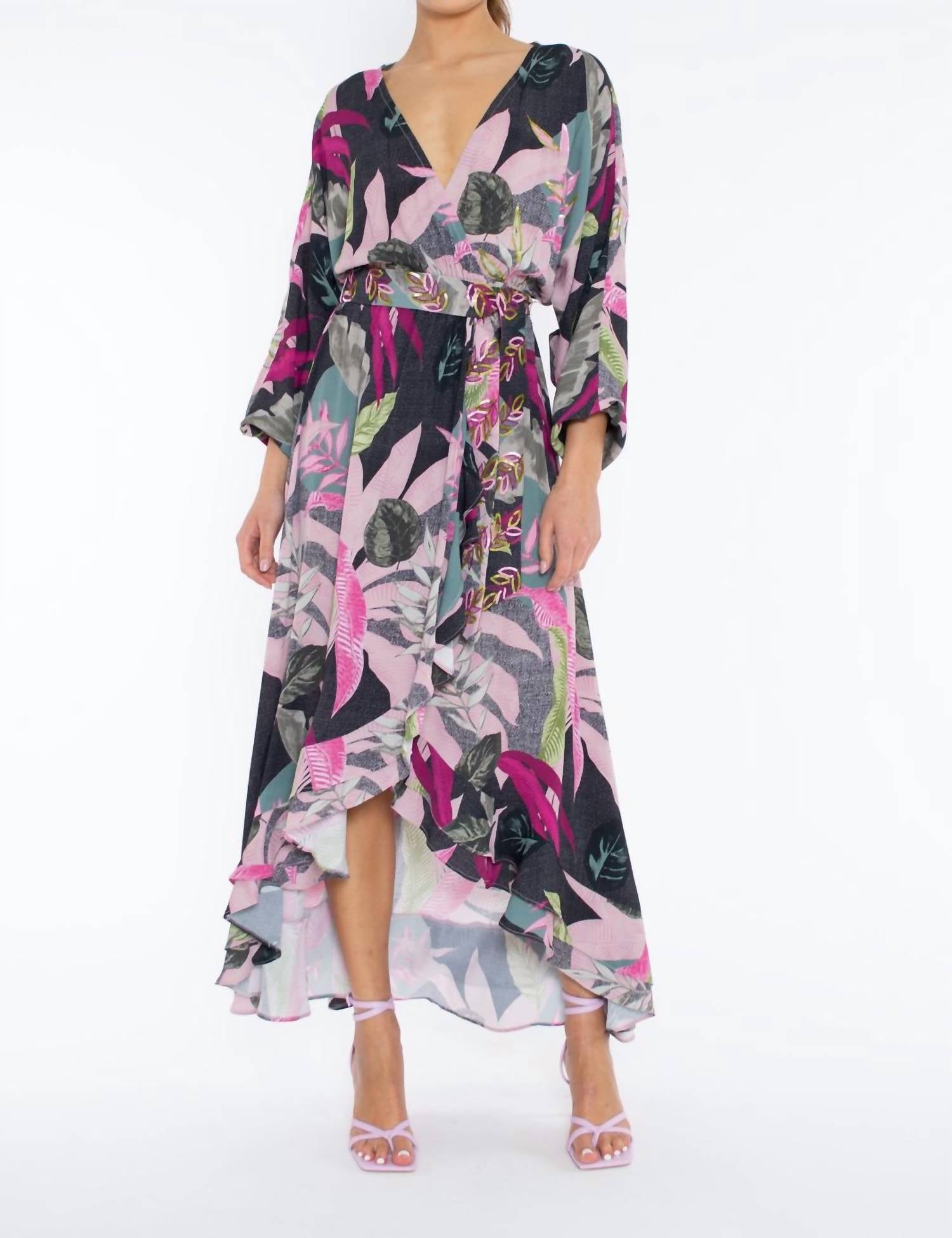 Листочки, поясное платье миди в розовом мультиколоре TAJ by SABRINA CRIPPA
Листочки, поясное платье миди в розовом мультиколоре TAJ by SABRINA CRIPPA