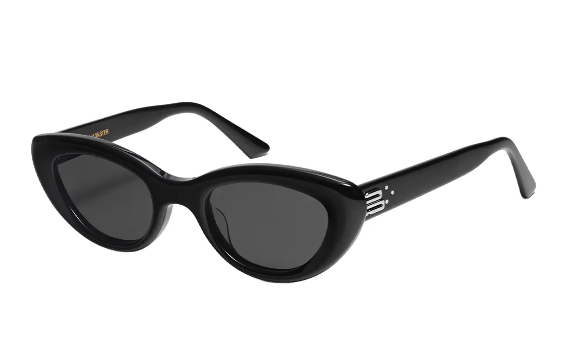 Конусные солнцезащитные очки с затемнёнными линзами в форме кошачьего глаза GENTLE MONSTER
Конусные солнцезащитные очки с затемнёнными линзами в форме кошачьего глаза GENTLE MONSTER