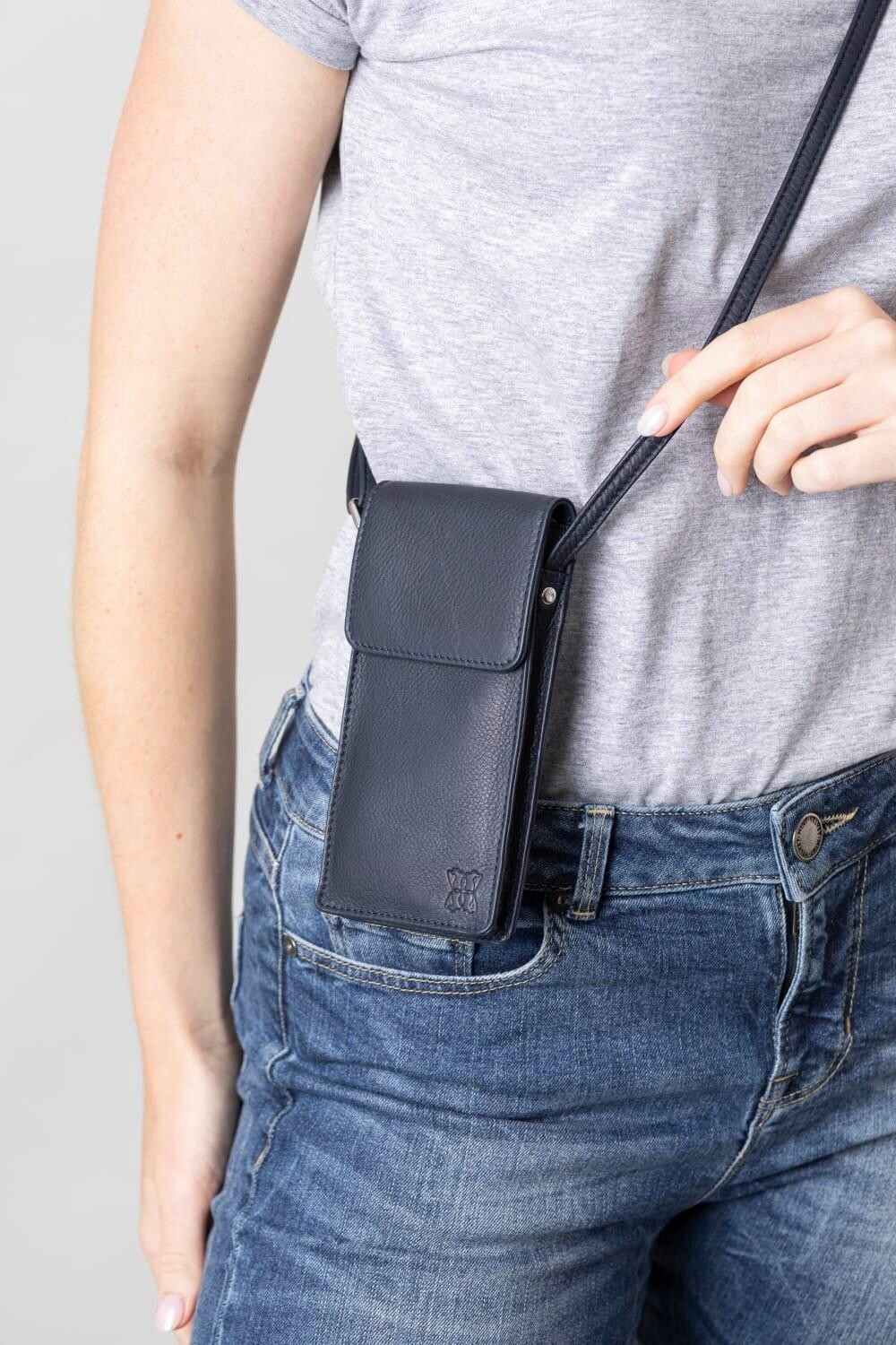 Кожаный чехол для телефона через плечо Bowness Lakeland Leather, синий
Кожаный чехол для телефона через плечо Bowness Lakeland Leather, синий