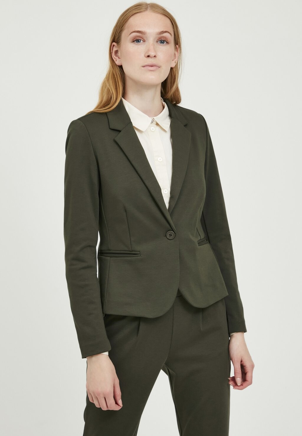 Блейзер b.young RIZETTA, цвет deep depths
Блейзер b.young RIZETTA, цвет deep depths