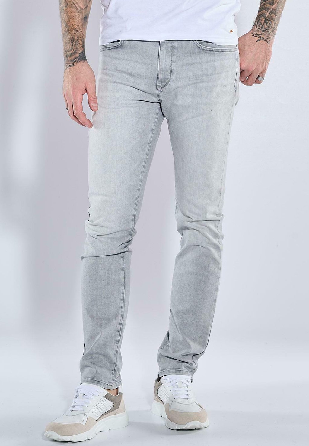 Джинсы облегающего кроя Emilio Adani, светло-серый
Джинсы облегающего кроя Emilio Adani, светло-серый