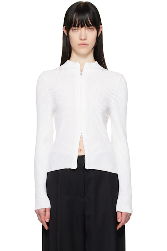 Белый ребристый кардиган с воротником-стойкой AMOMENTO
Белый ребристый кардиган с воротником-стойкой AMOMENTO
