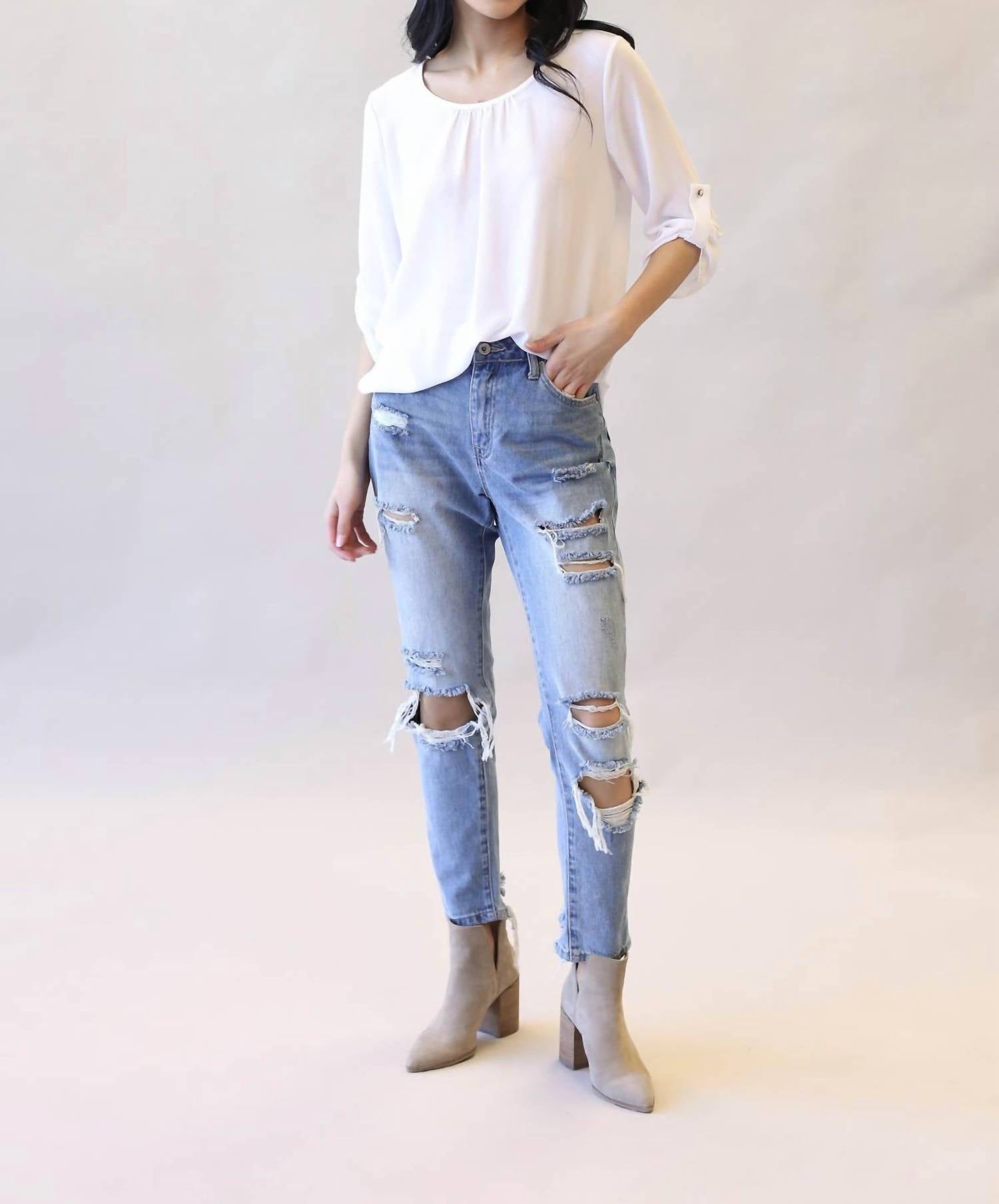 Любимый обязательный топ белого цвета Moda Luxe
Любимый обязательный топ белого цвета Moda Luxe