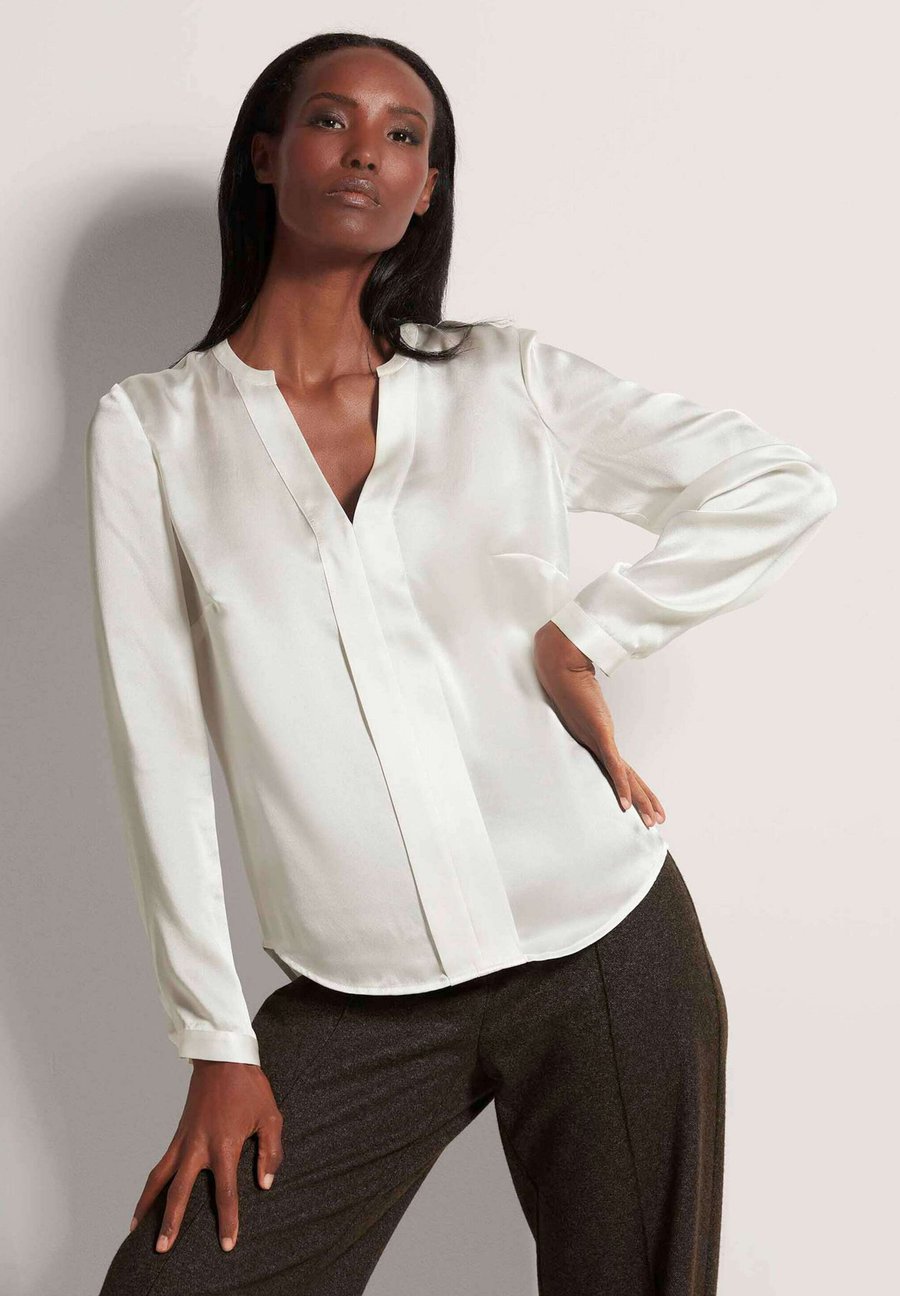 Блуза MADELEINE Blouse, Natural White/White
Блуза MADELEINE Blouse, Natural White/White