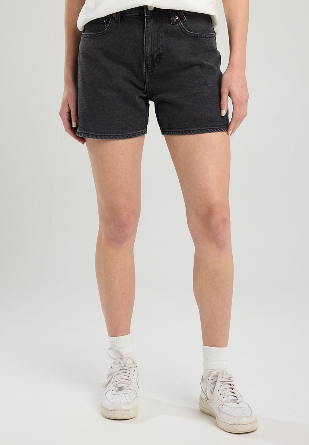 Джинсовые шорты NEVEA America Today, цвет Washed Black
Джинсовые шорты NEVEA America Today, цвет Washed Black