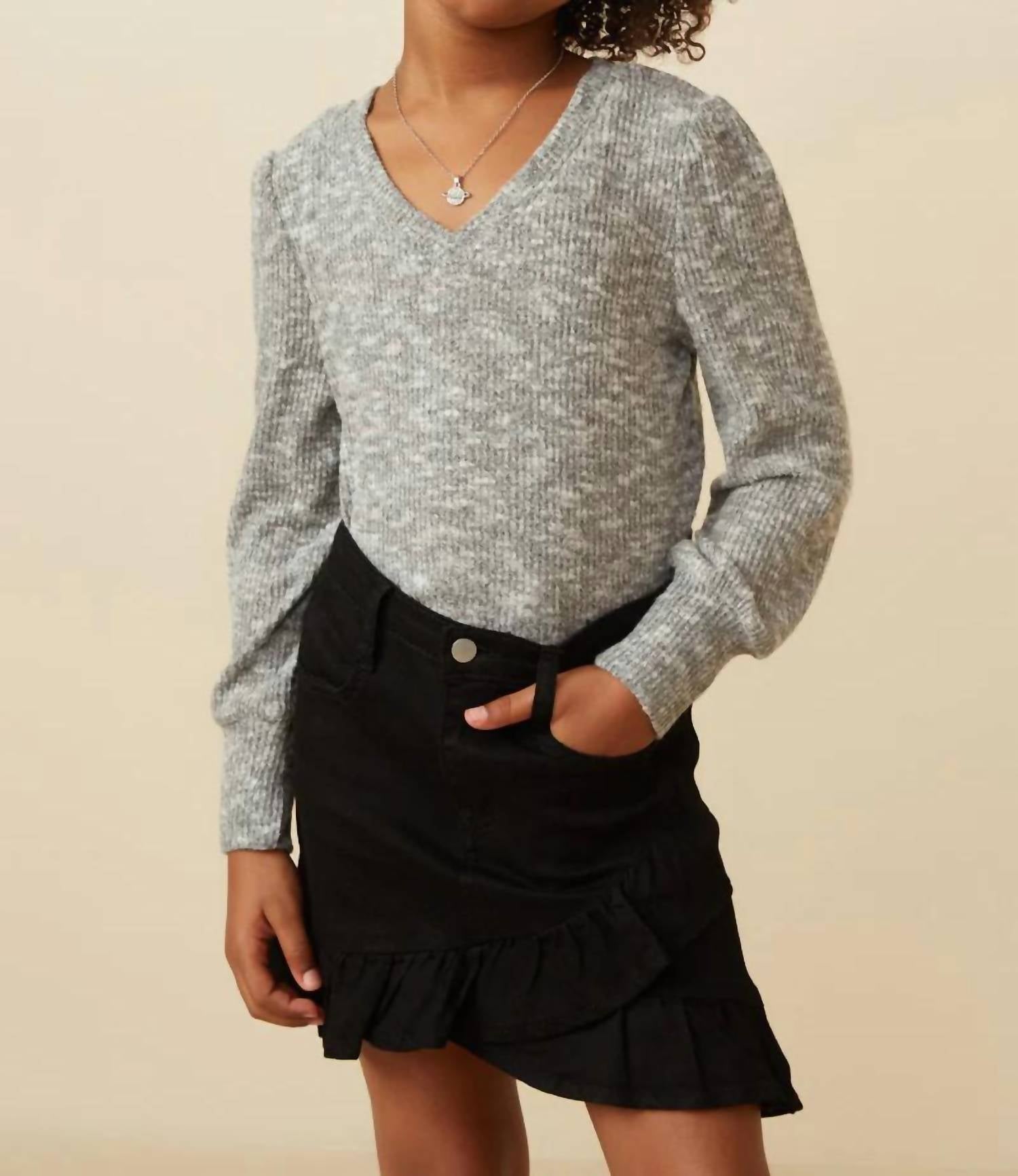 Текстурированный топ с V-образным вырезом для девочек в сером цвете Hayden Girls, серый
Текстурированный топ с V-образным вырезом для девочек в сером цвете Hayden Girls, серый