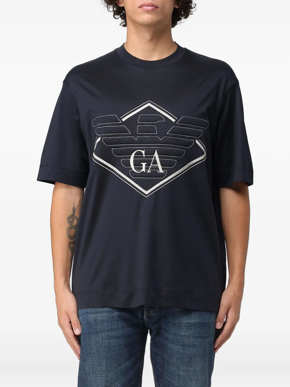 Футболка с вышивкой Emporio Armani, синий
Футболка с вышивкой Emporio Armani, синий