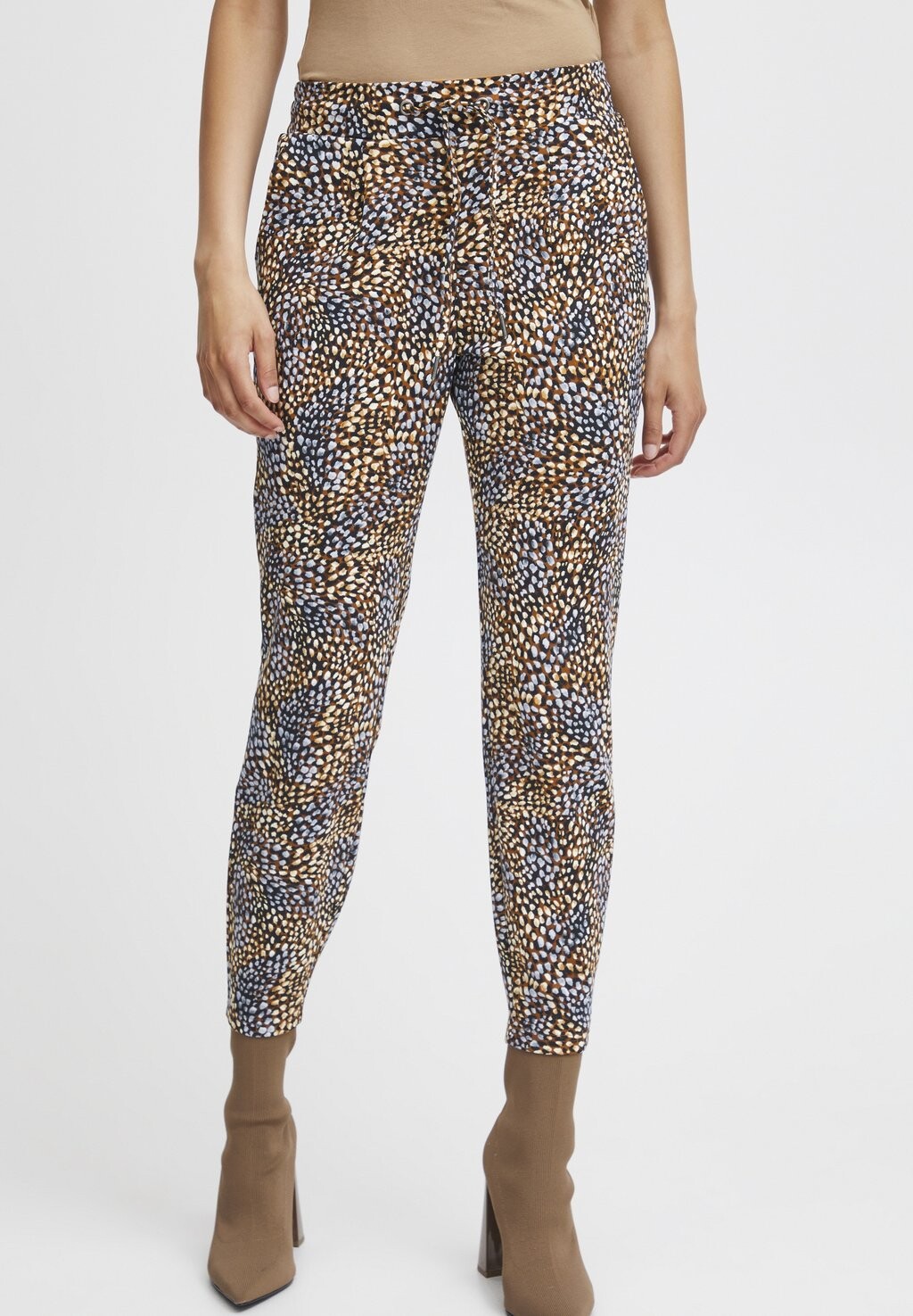 Брюки BYRIZETTA b.young, цвет monks robe mix
Брюки BYRIZETTA b.young, цвет monks robe mix