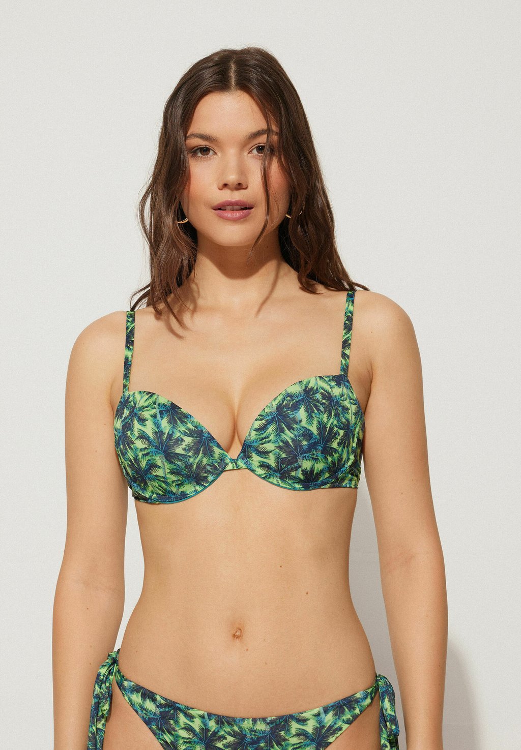 Верх бикини TROPIC ISLAND Tezenis, зеленый
Верх бикини TROPIC ISLAND Tezenis, зеленый