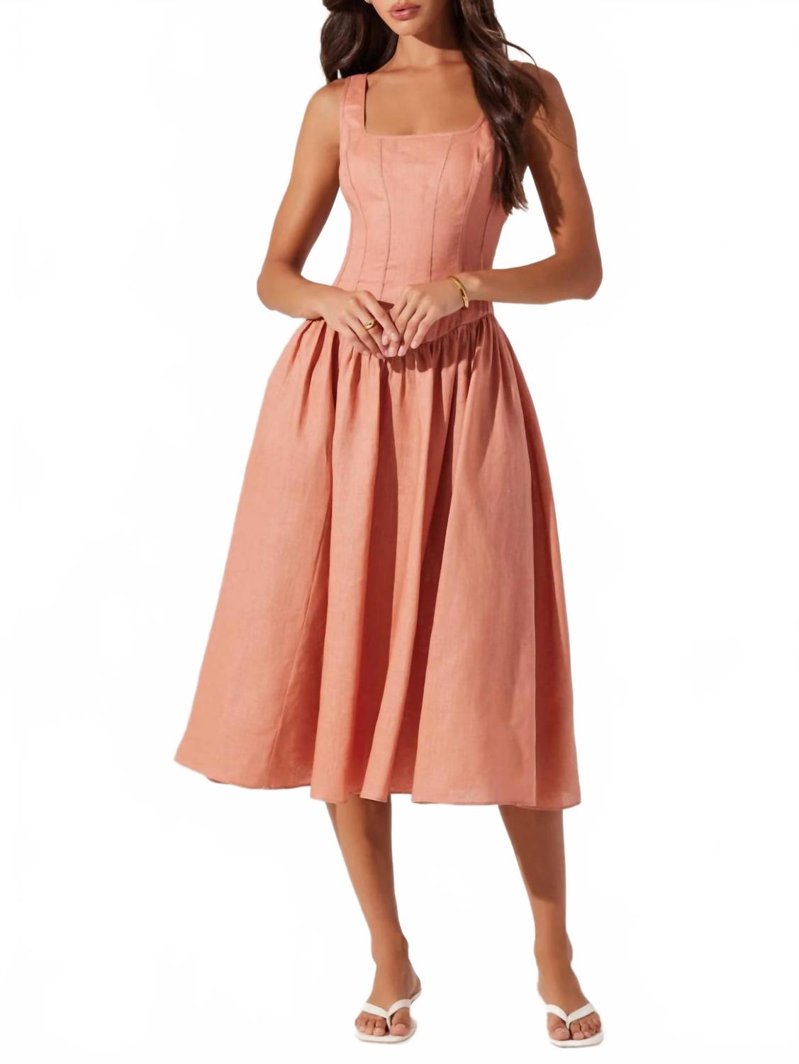 Пыльно-розовое льняное миди-платье Thierry ASTR
Пыльно-розовое льняное миди-платье Thierry ASTR