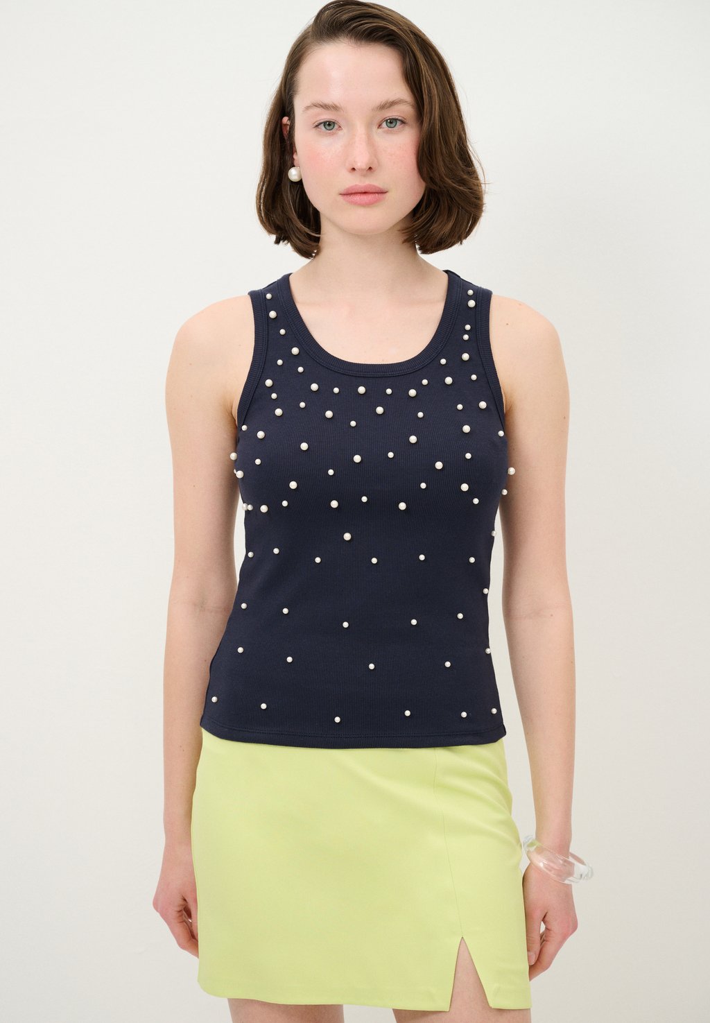 Топ SLEEVELESS PEARL DETAILED adL, темно-синий
Топ SLEEVELESS PEARL DETAILED adL, темно-синий