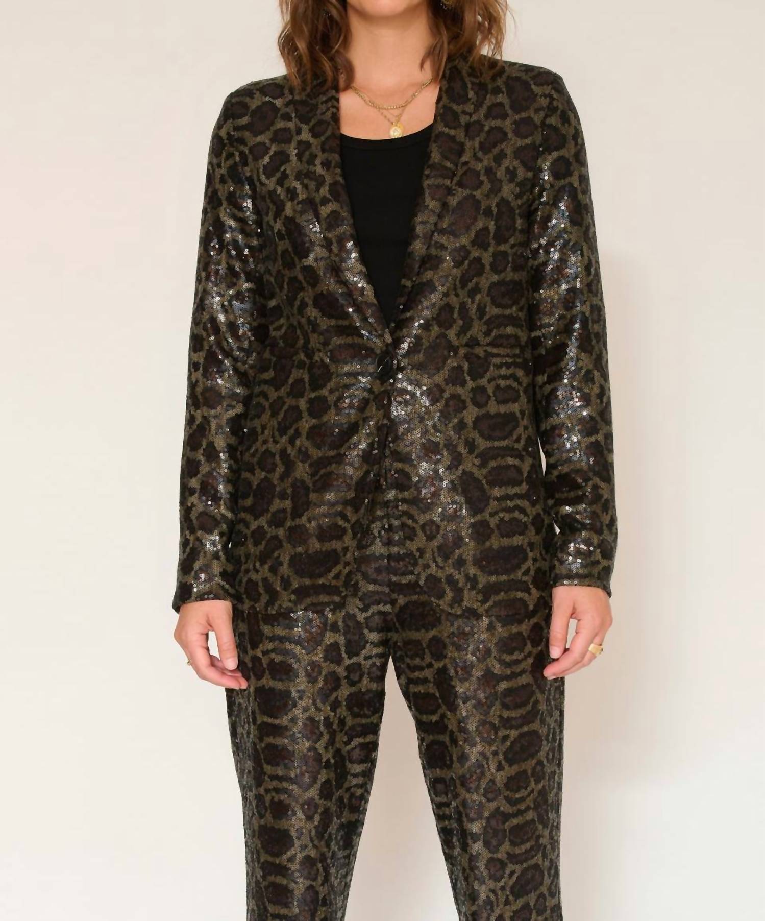 MKT STUDIO Блейзер Valroy коричневого цвета
MKT STUDIO Блейзер Valroy коричневого цвета