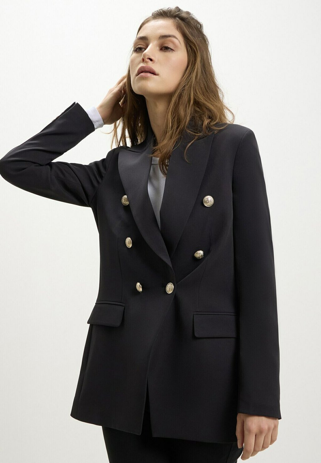Короткое пальто DOPPIOPETTO BOTTONI ORO Calliope, черный
Короткое пальто DOPPIOPETTO BOTTONI ORO Calliope, черный