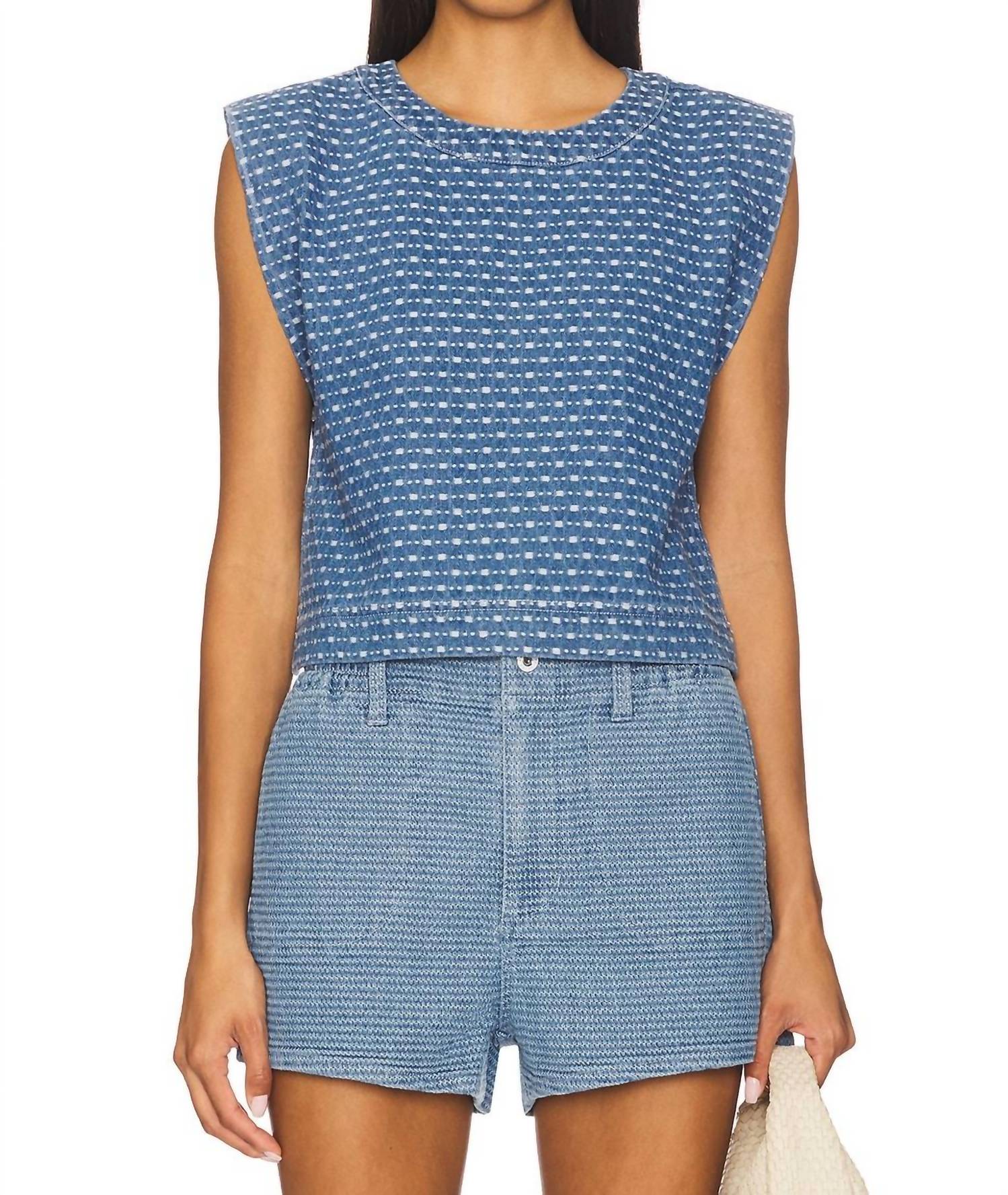 Арло Топ без рукавов в синем Favorite Daughter
Арло Топ без рукавов в синем Favorite Daughter