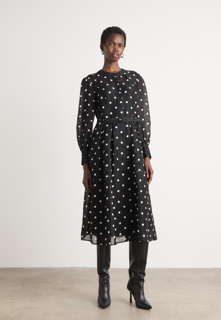 Платье Marc Cain Shirt dress, Black/White/Black
Платье Marc Cain Shirt dress, Black/White/Black