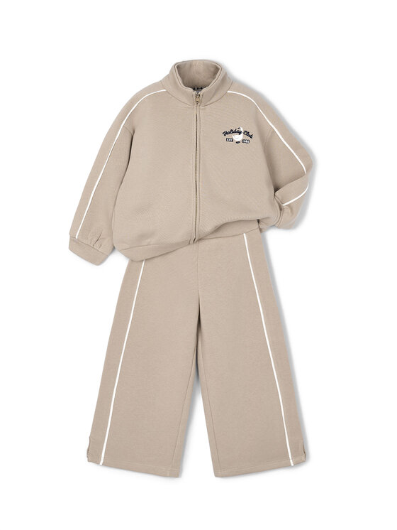 Спортивный костюм relaxed fit 4897 Mayoral, бежевый
Спортивный костюм relaxed fit 4897 Mayoral, бежевый