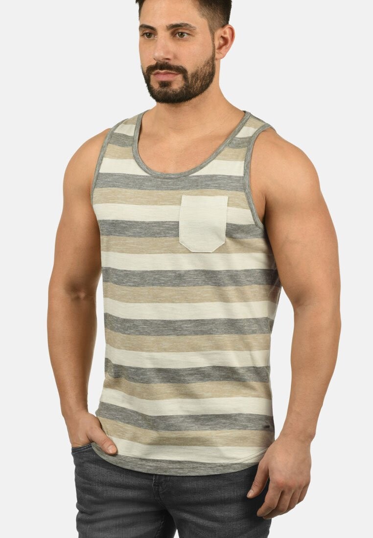 Топ SDWHICCO Solid, цвет dusty olive
Топ SDWHICCO Solid, цвет dusty olive