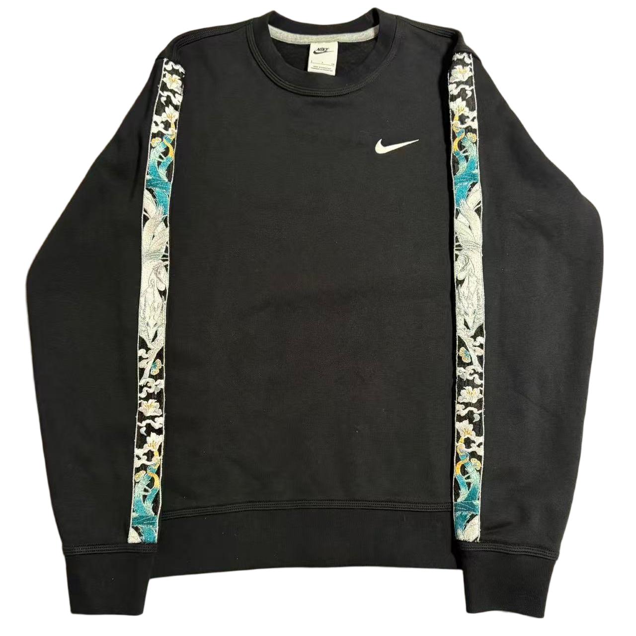 Nike Толстовка унисекс, черные, с круглым вырезом, средней толщины
Nike Толстовка унисекс, черные, с круглым вырезом, средней толщины