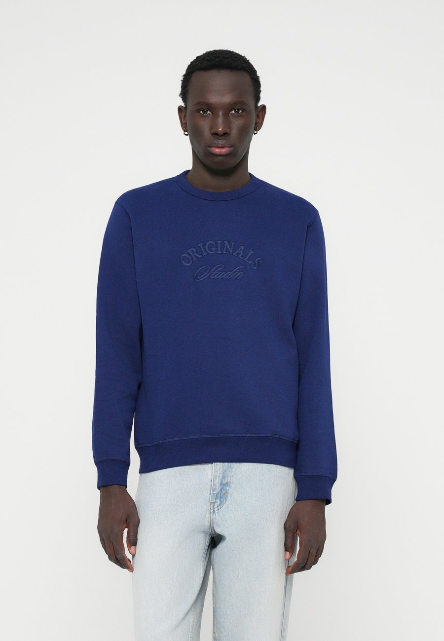 Толстовка Jack & Jones JORBLEECKER BRANDING CREW, Ocean Cavern/Dark Blue
Толстовка Jack & Jones JORBLEECKER BRANDING CREW, Ocean Cavern/Dark Blue