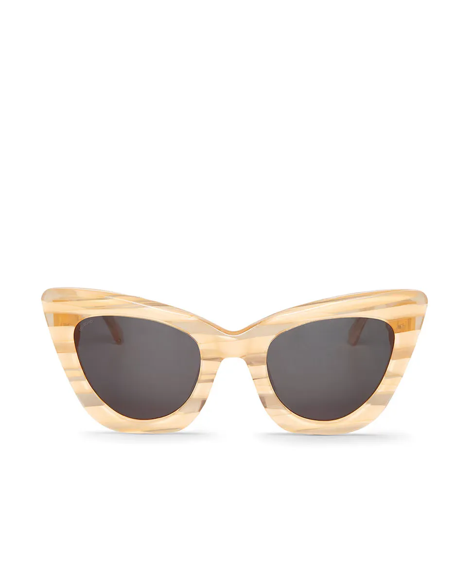 Женские солнцезащитные очки Mr Boho в разноцветной ацетатной оправе и классическими линзами
Женские солнцезащитные очки Mr Boho в разноцветной ацетатной оправе и классическими линзами