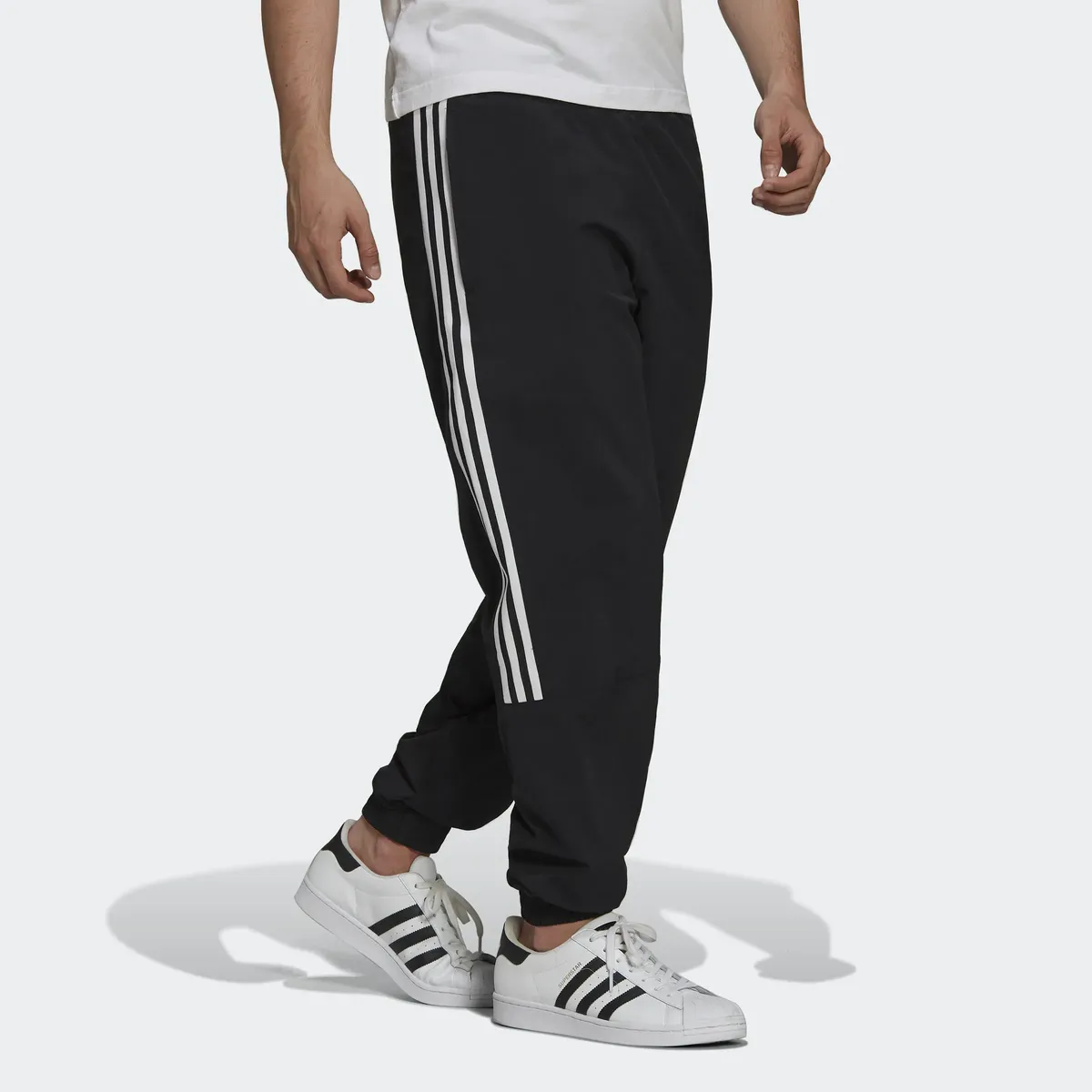 Спортивные брюки Adidas Originals "ADICOLOR CLASSICS LOCK-UP TREFOIL" (1 шт.), черный
Спортивные брюки Adidas Originals "ADICOLOR CLASSICS LOCK-UP TREFOIL" (1 шт.), черный